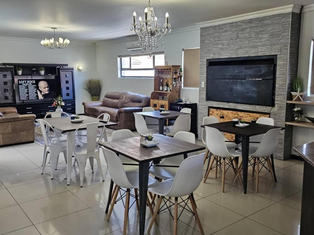Carlo'S Boutique Guesthouse Walvis Bay Ngoại thất bức ảnh